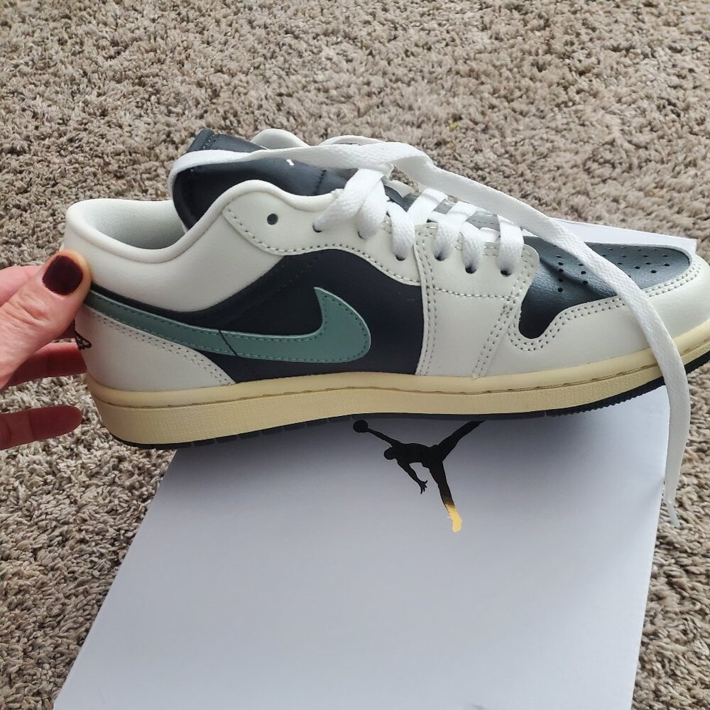 Nike Jordan One Low